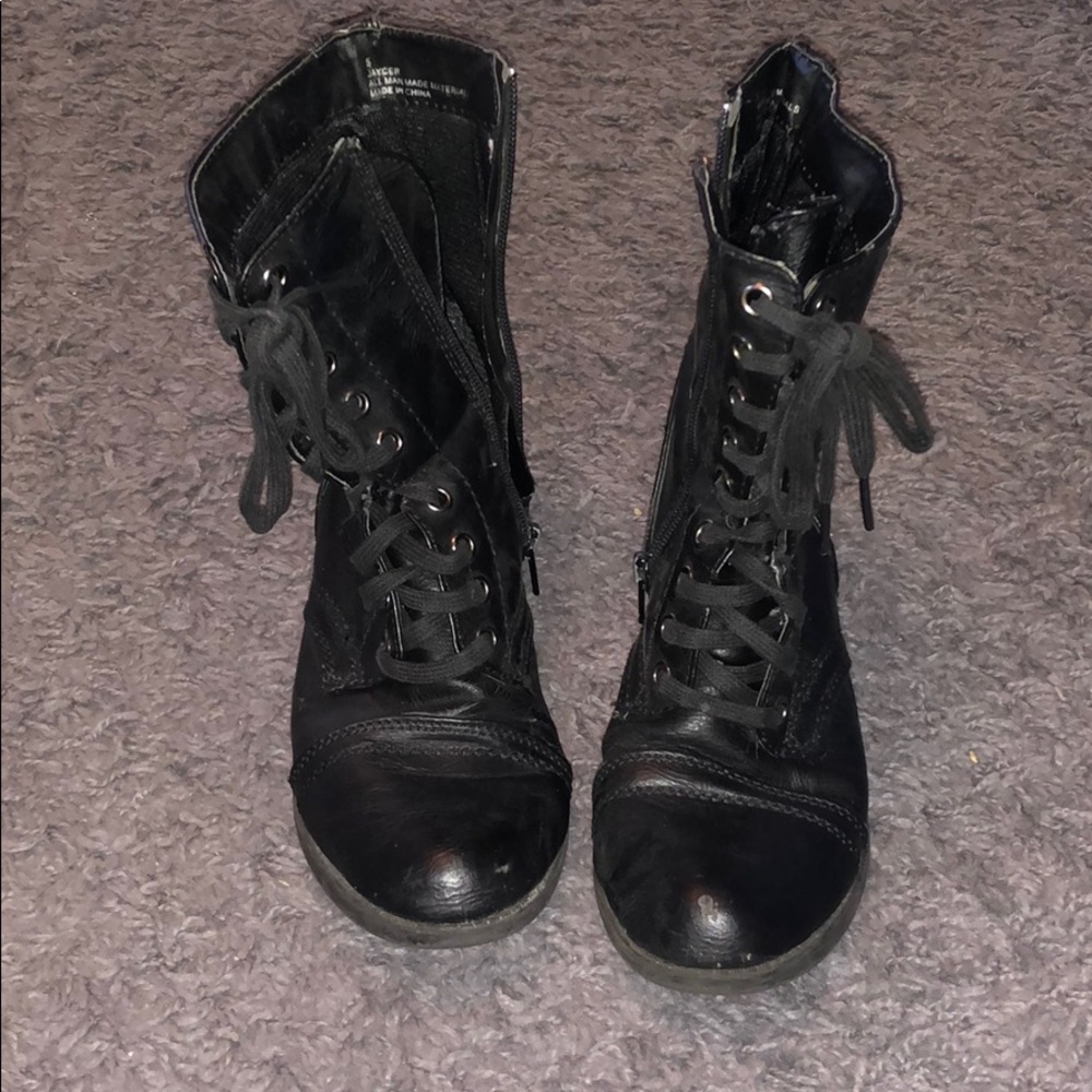 combat boots